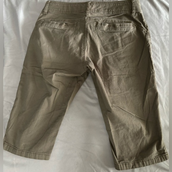Prana Bermuda Khaki Shorts Women’s size 6 - Picture 2 of 9